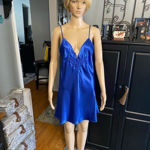 Fredricks Of Hollywood Gown SZ‎ MED